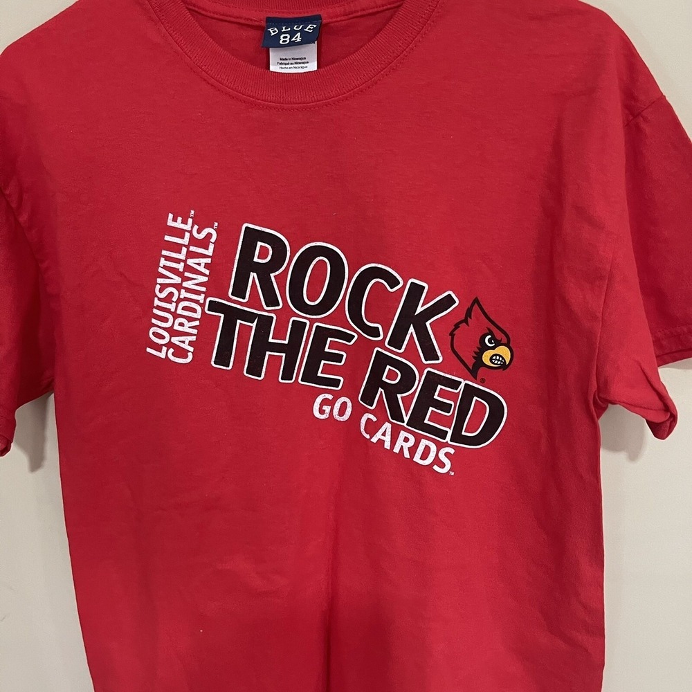Blue 84 Louisville Cardinals T-Shirt Mens M Red NEW Rock The Red Graphic Tee - Picture 2 of 5